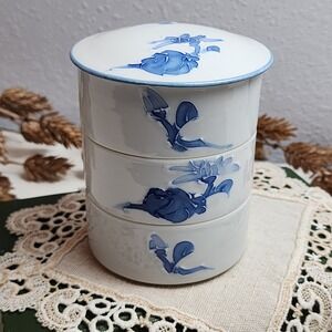 Vintage Japanese Three-Tiered Stacking Box,‎ "Jubako," with a lid, Blue & White